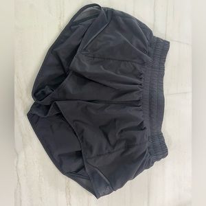Lululemon Hotty Hot 2.5 black shorts size 4